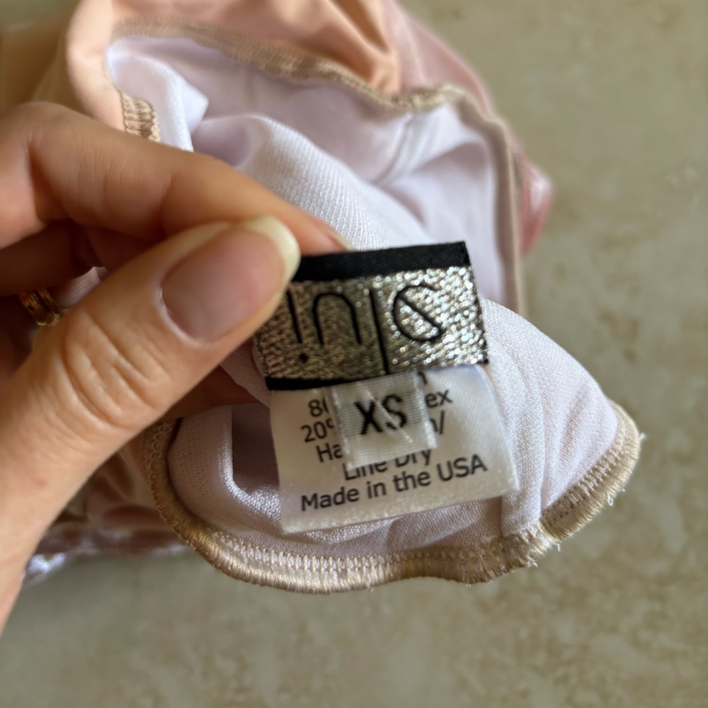 Jule Dancewear Pink Velvet leotard - Picture 3 of 3
